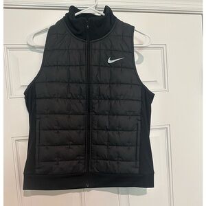 NWOT Nike Women's Therma-FIT Essential Running Vest